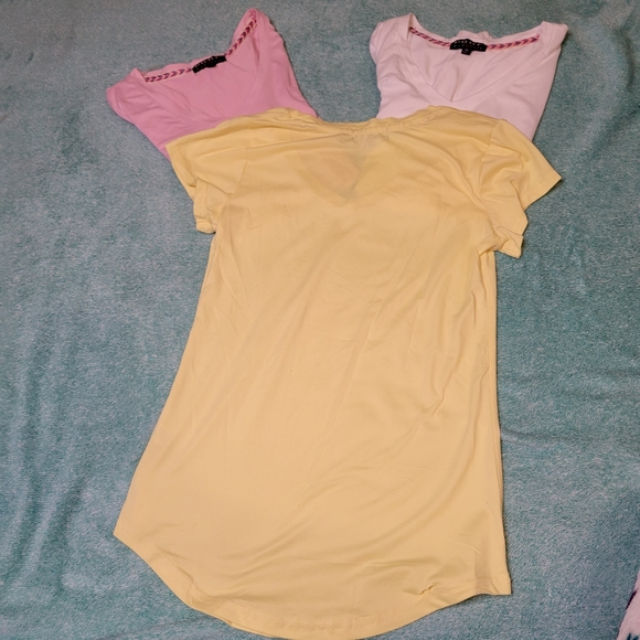 Poof fitted pastel shirts set of 3 Size Medium - Picture 3 of 6